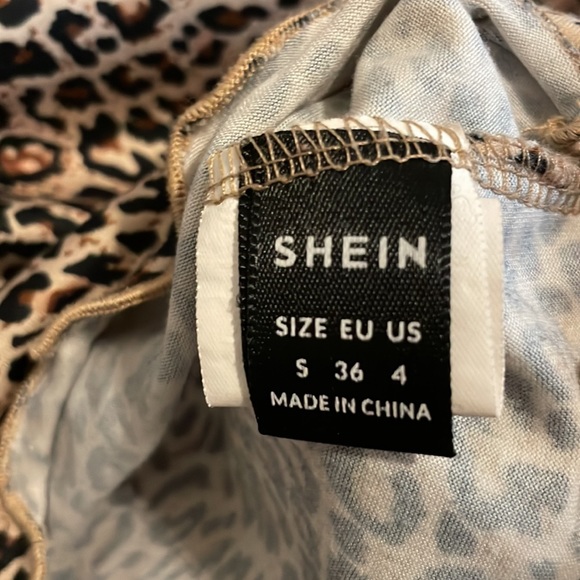 SHEIN Cheetah Print Long-sleeve Crop Top - Picture 3 of 3